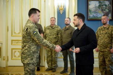 Володимир Зеленський привітав військовослужбовців Держспецзв’язку з професійним святом і відзначив їх державними нагородами