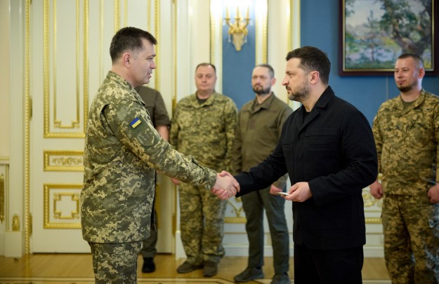 Volodymyr Zelenskyy Congratulated Servicemembers of the State Service of Special Communications and Information Protection on Their Professional Holiday and Presented Them with State Awards