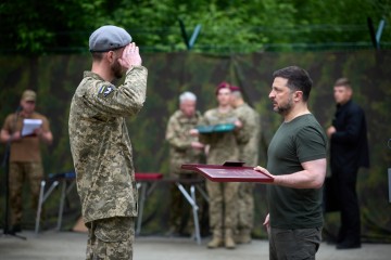 Президент привітав воїнів Сил спеціальних операцій із 10-ю річницею створення ССО