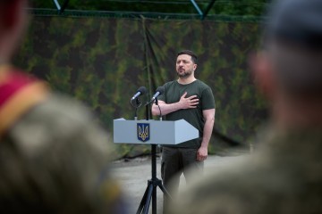 Президент привітав воїнів Сил спеціальних операцій із 10-ю річницею створення ССО та відзначив їх державними нагородами