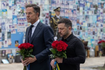 Президент України та представники Північноатлантичної ради НАТО вшанували пам’ять полеглих українських воїнів