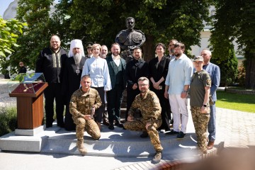 Президент: Виправляємо історичну несправедливість, і відтепер у Києво-Печерській лаврі стоятиме погруддя великого українця Івана Мазепи