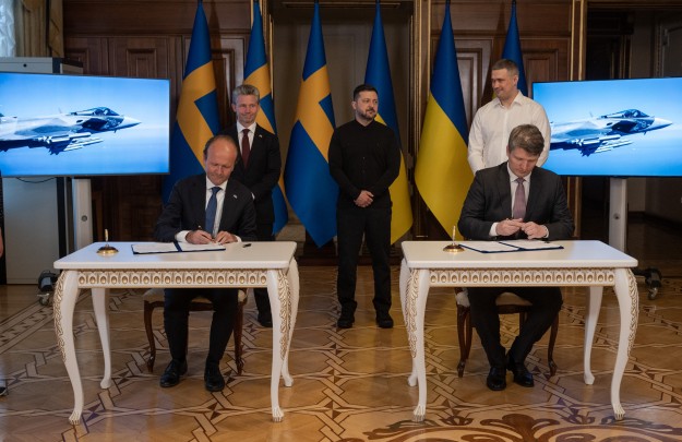 Ukraine and Sweden Signed an Agreement for the Procurement of 16 Gripen Fighter Jets