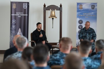 Ми створимо сучасну Військово-морську академію – Президент під час зустрічі з випускниками та курсантами Інституту Військово-Морських Сил
