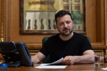Президент України провів телефонну розмову з Президентом США та привітав американців із Днем незалежності