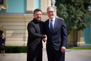 Велика Британія оголосила про надання 300 мільйонів євро підтримки для постачання спільно зі Швецією 16 сучасних літаків для України – Володимир Зеленський зустрівся з Кіром Стармером 