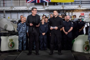 Президент України й Прем’єр-міністр Великої Британії поспілкувалися з українськими та британськими моряками, які взяли участь у навчаннях Sea Breeze 