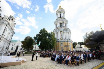 Треба зробити значно більше, щоб в історії українських святинь було майбутнє – Президент на заходах із нагоди 975-річчя з моменту створення Києво-Печерської лаври