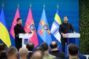 Президент України Володимир Зеленський представив колективу Міністерства оборони новопризначеного керівника відомства Євгенія Хмару, 20 серпня 2026 року.