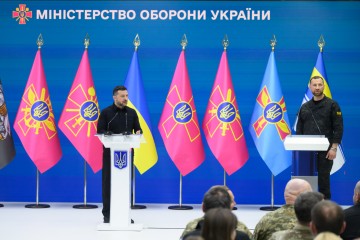 Важливо, щоб було повне взаєморозуміння, реальна взаємопідтримка на всіх рівнях між Міністерством оборони та нашою армією – Президент під час представлення нового міністра оборони