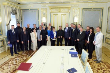 Володимир Зеленський зустрівся з делегацією Світового конгресу українців