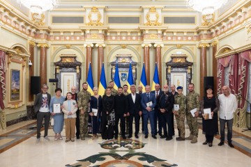 Президент вручив щорічну відзнаку «Національна легенда України» військовим і цивільним українцям