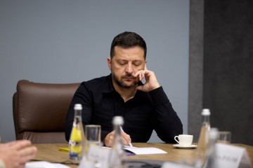 Президент провів безпекову нараду з Головнокомандувачем Збройних Сил, командувачами ДШВ та СБС, командирами двох корпусів і начальником Запорізької ОВА