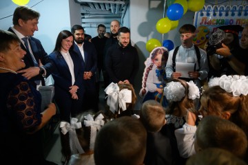 Президент в одній зі шкіл на Київщині привітав учнів із початком навчального року