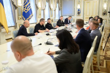 Президент обговорив із представниками бізнесу роботу в умовах постійної загрози російських ударів і підтримку з боку держави