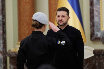 Президент привітав захисників із Днем воєнної розвідки та відзначив їх державними нагородами