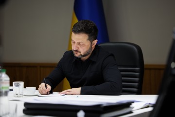 Президент провів нараду з урядовцями й представниками аграрного сектору щодо викликів для експорту продовольства та реагування на них 