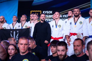 Володимир Зеленський вручив нагороди переможцям та призерам Кубку Президента України з рукопашного бою, в якому змагалися представники Сил оборони і безпеки України