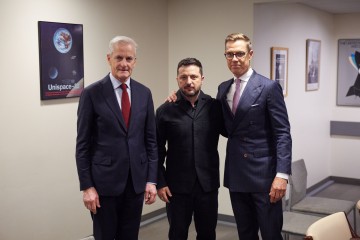 Посилення ППО, зимовий пакет підтримки та підписання Drone Deal із Фінляндією: у Нью-Йорку відбулася тристороння зустріч лідерів України, Фінляндії та Норвегії