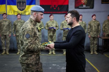 Саме наші воїни переважають у застосуванні технологій на фронті – Президент під час звернення до військовослужбовців напередодні Дня захисників і захисниць України