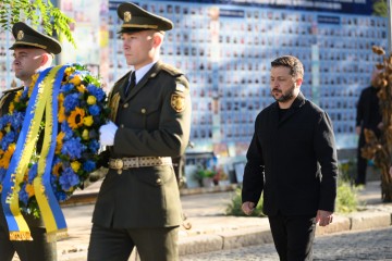 Президент ушанував пам'ять загиблих воїнів