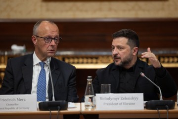 Україна не лише отримує допомогу, а й купує у Німеччини, спільно виробляє з Німеччиною і ділиться досвідом – Президент під час Українсько-німецького бізнес-форуму 