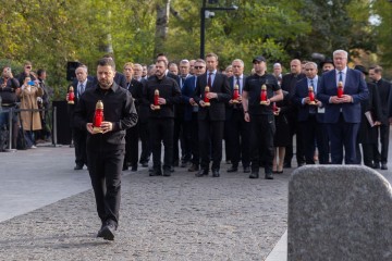 Президент і представники іноземних делегацій ушанували пам’ять жертв Бабиного Яру