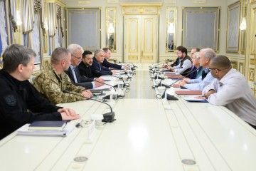 Президент зустрівся з делегацією Конгресу США, щоб обговорити посилення безпеки України, допомогу перед зимою та санкційний тиск на Росію