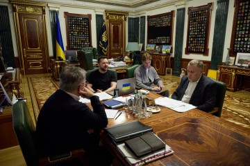 Володимир Зеленський і Фрідріх Мерц обговорили, як Росія реагує на заяву Президента Трампа про енергетичне припинення вогню новими атаками по Україні