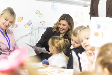 У Всесвітній день здорового харчування перша леді відвідала дитячий садок і ліцей на Київщині