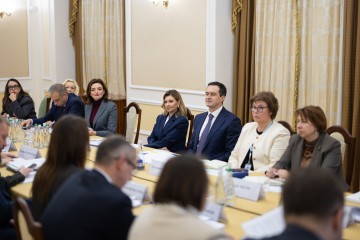 Олена Зеленська взяла участь у засіданні, присвяченому забезпеченню рівних прав та можливостей жінок і чоловіків